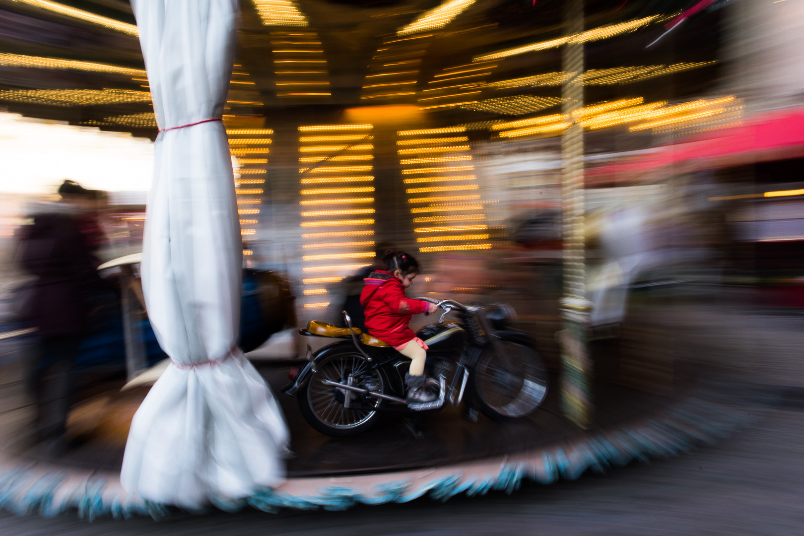 24-70mm F2.8 sample photo. Carousel photography