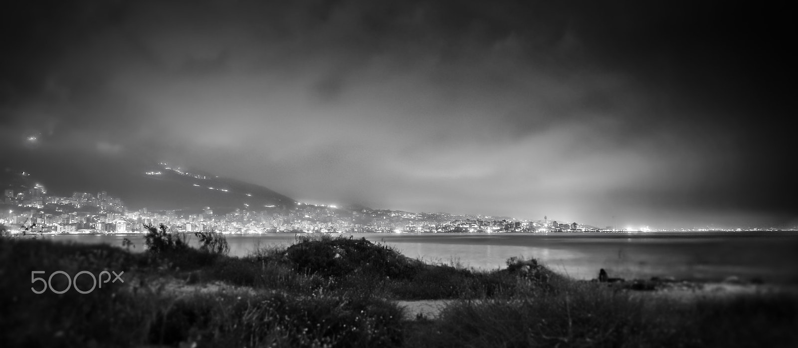 Sony Alpha NEX-7 + Sony E 16mm F2.8 sample photo. Beirut at night photography