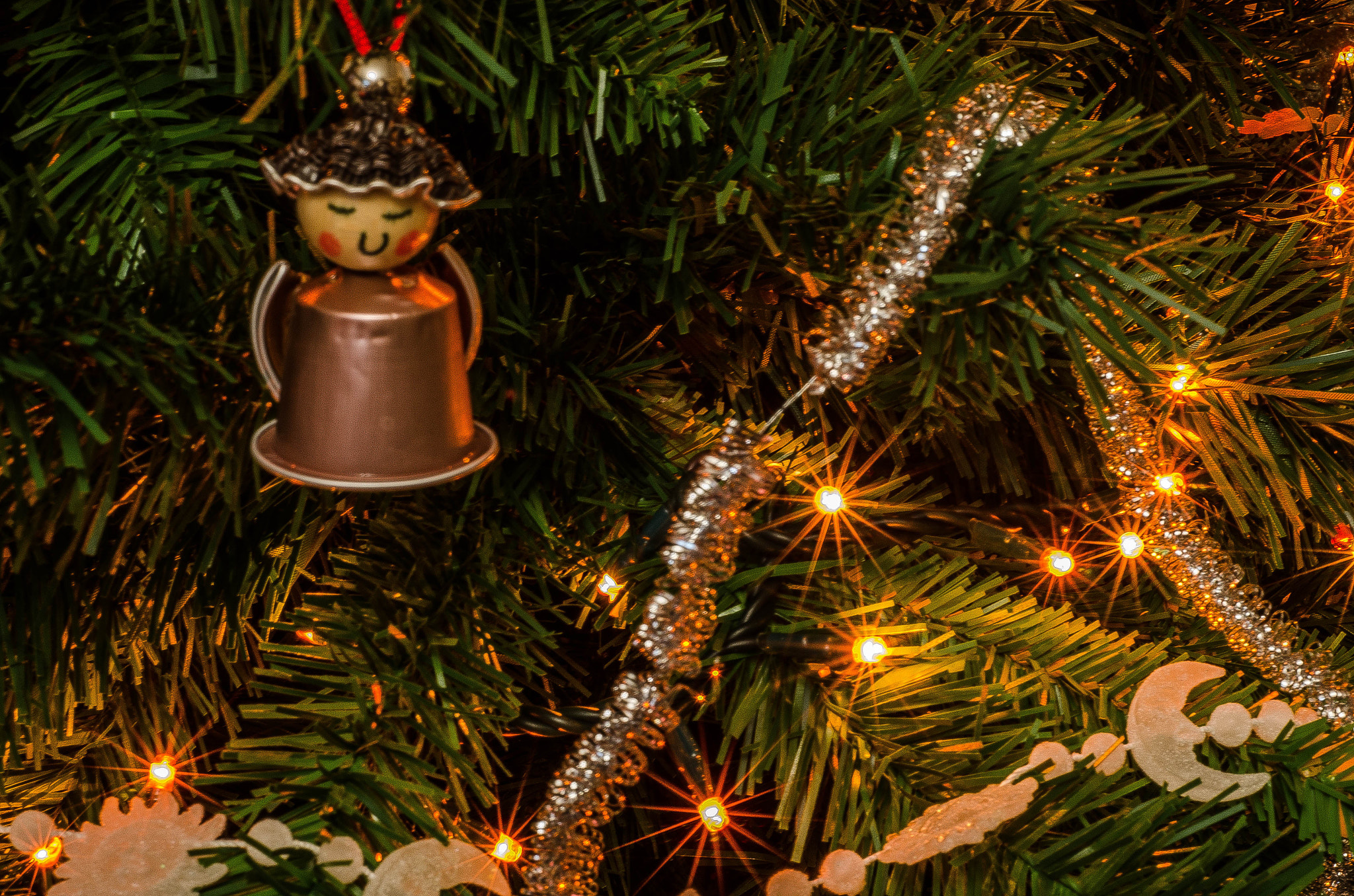 Nikon D5100 + Nikon AF Nikkor 50mm F1.8D sample photo. Christmas angel photography