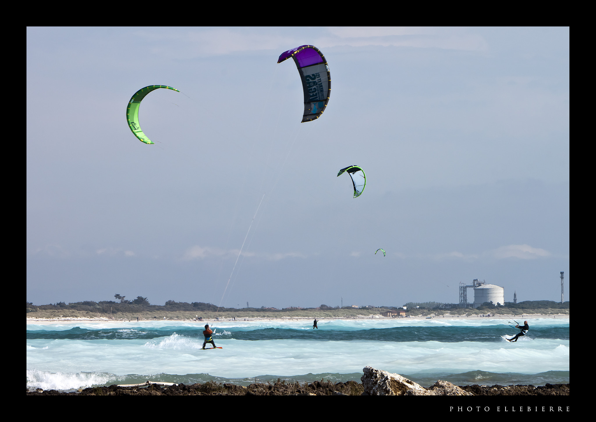 Canon EOS 500D (EOS Rebel T1i / EOS Kiss X3) + Sigma 18-125mm F3.8-5.6 DC OS HSM sample photo. Kite surf photography