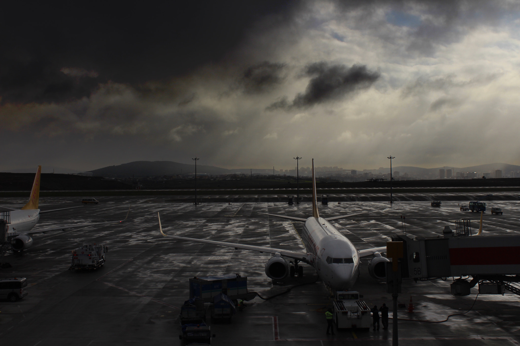 Canon EF-S 18-55mm F3.5-5.6 III sample photo. Waiting.. photography