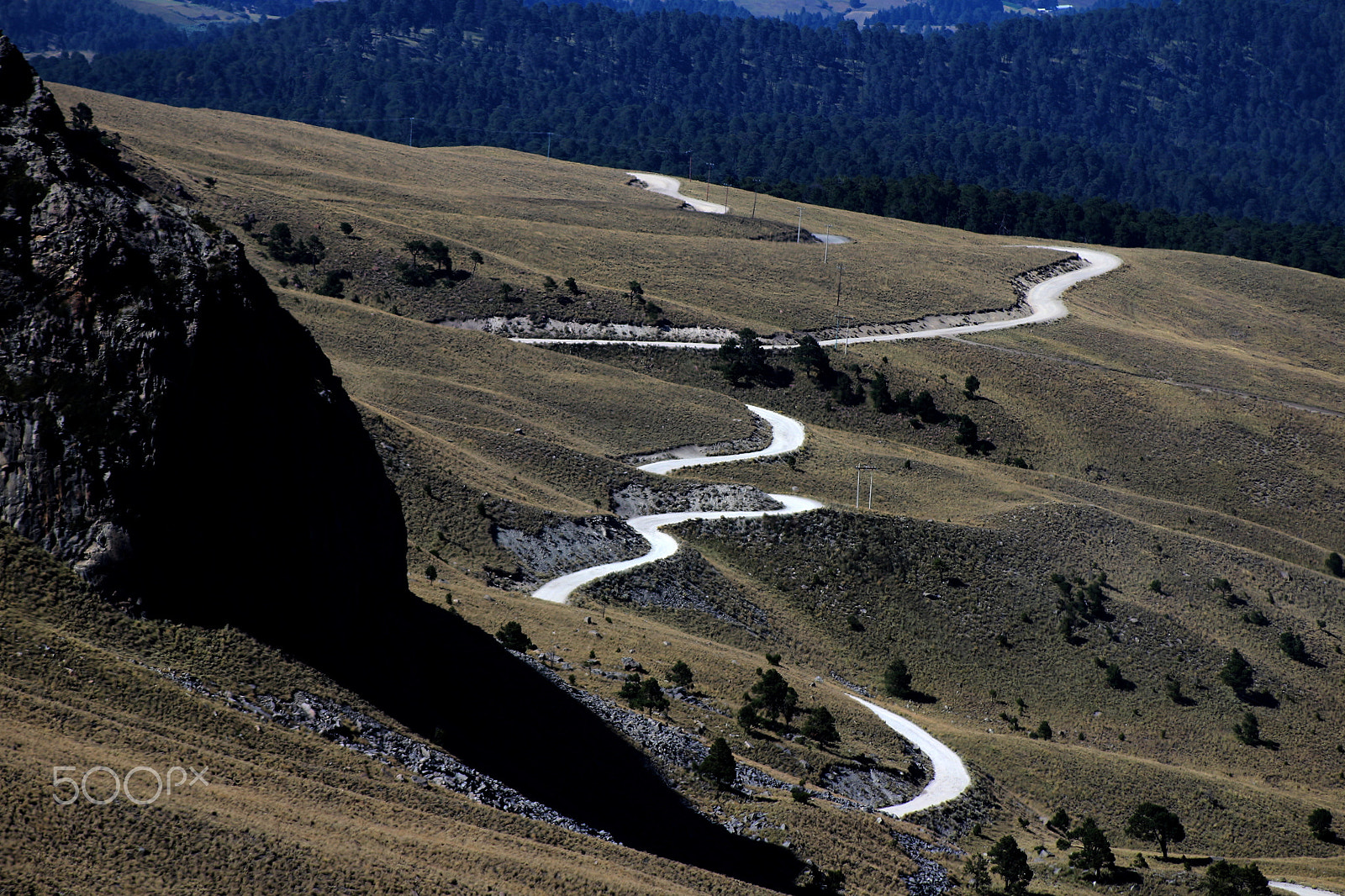 Canon EF 80-200mm f/4.5-5.6 USM sample photo. Mountain highway photography