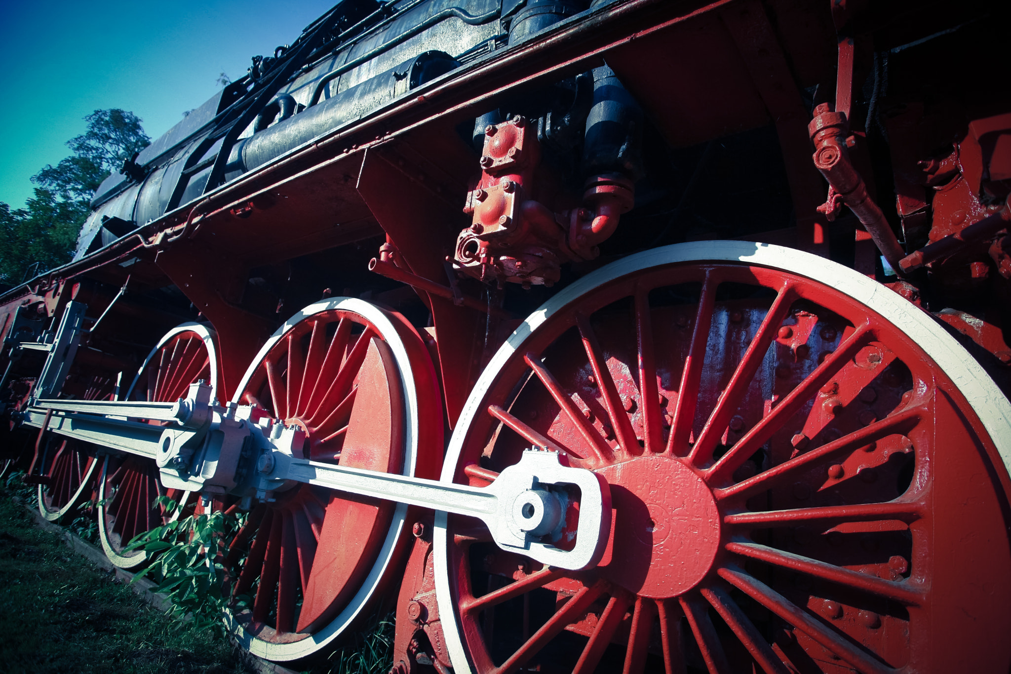 Canon EF 20-35mm f/2.8L sample photo. Steam locomotive detail photography