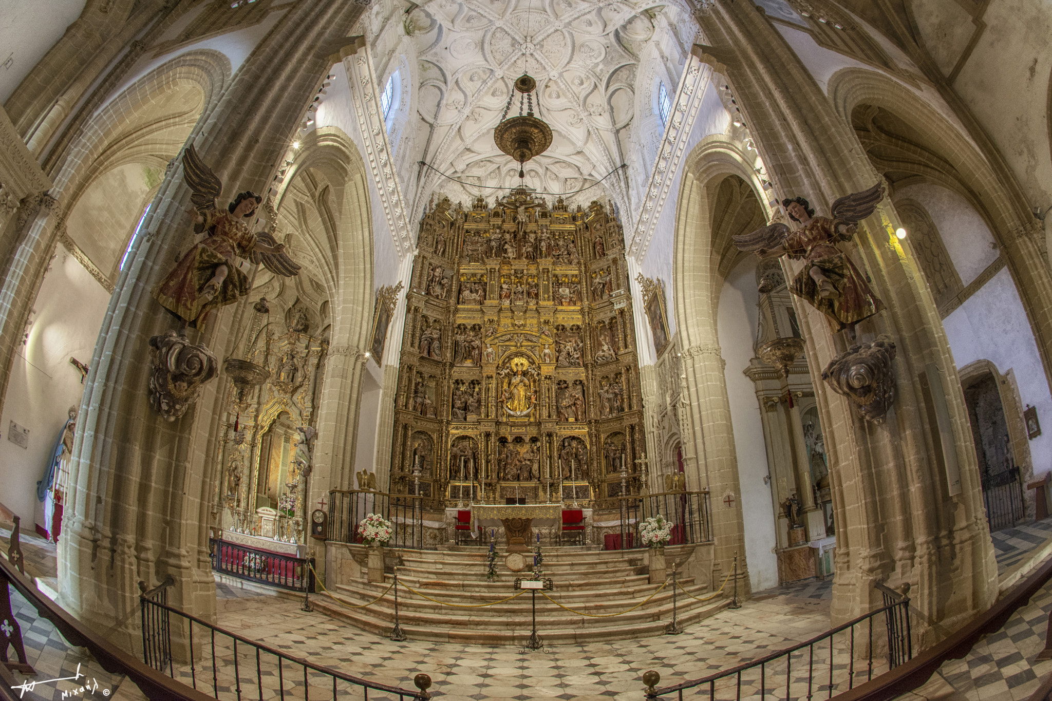 Nikon D7100 + Sigma 10mm F2.8 EX DC HSM Diagonal Fisheye sample photo. Iglesia de santa maría photography