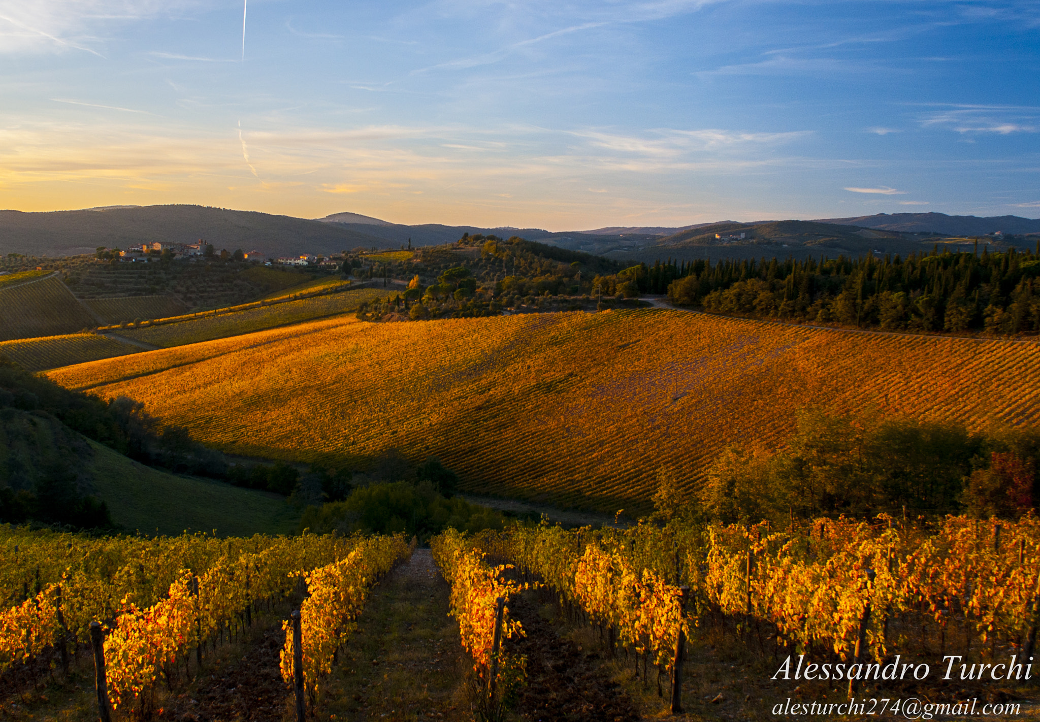 Nikon D90 + AF Nikkor 20mm f/2.8 sample photo. Chiantishire in autumn photography