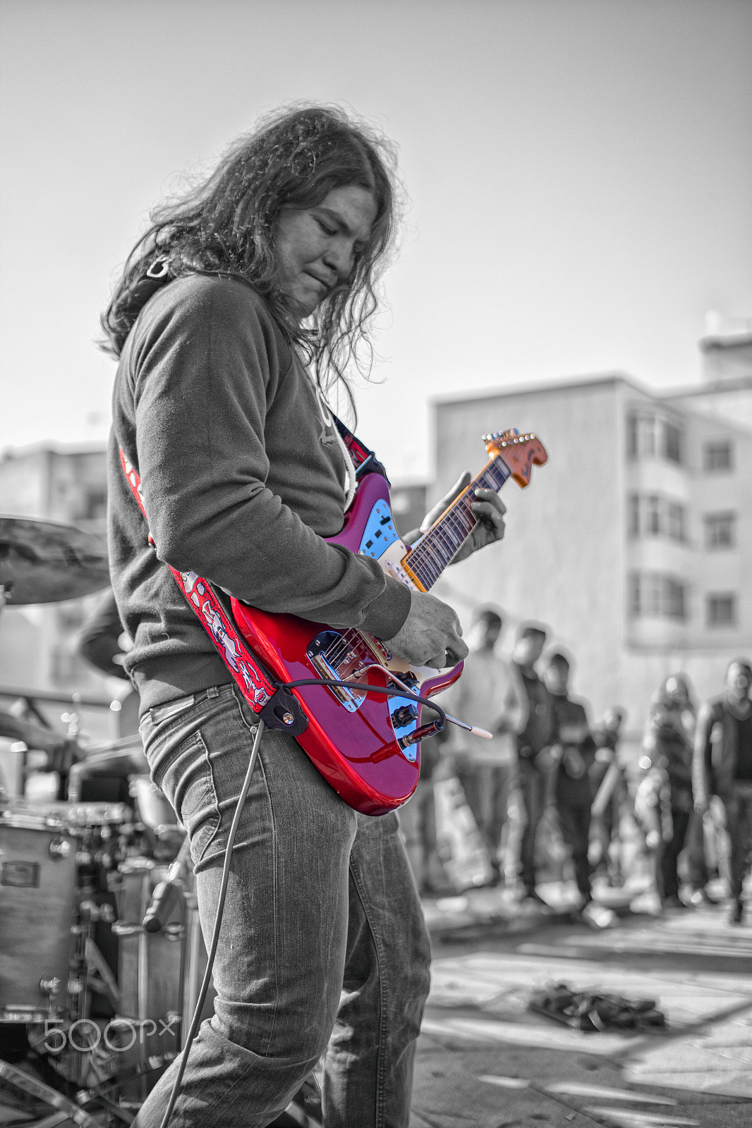 Pentax K-S2 + Sigma sample photo. Guitarra roja photography