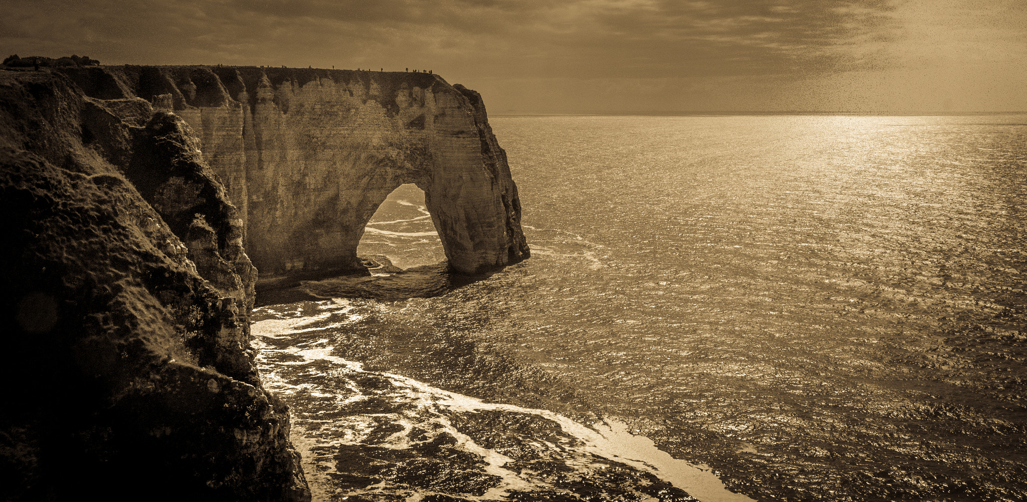 Sony E 18-200mm F3.5-6.3 OSS sample photo. Etretat, france, photography