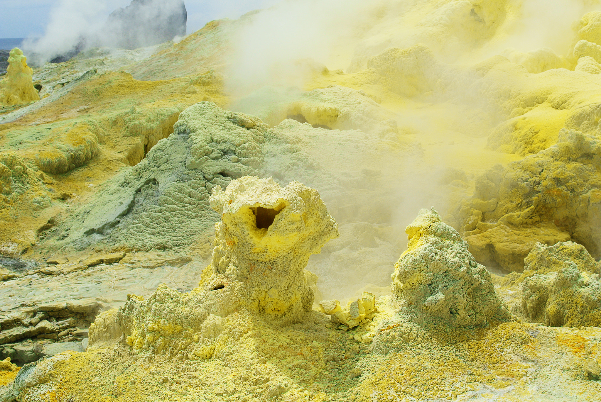 Nikon 1 V1 + Nikon 1 Nikkor 18.5mm F1.8 sample photo. White island volcano - new zealand - sulfure sculpture photography