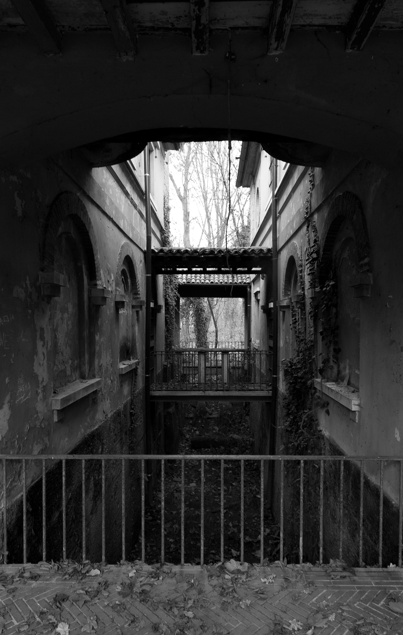 Tokina AT-X Pro 12-24mm F4 (IF) DX sample photo. Ruin photography