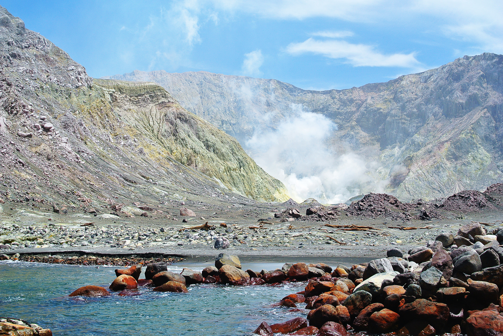 Nikon 1 V1 + Nikon 1 Nikkor 18.5mm F1.8 sample photo. White island - new zealand - volcano photography