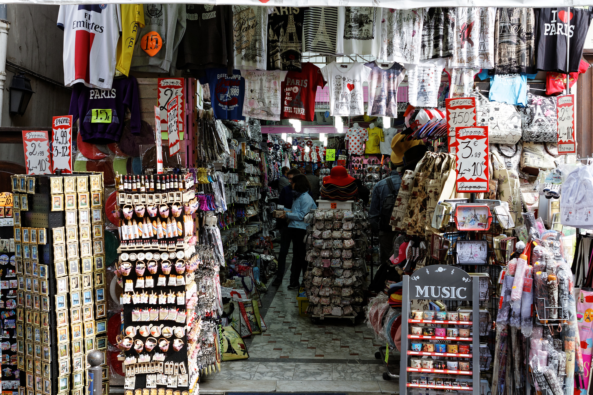 Canon EOS 7D + Canon EF 28mm F2.8 sample photo. Caverne d'ali baba photography