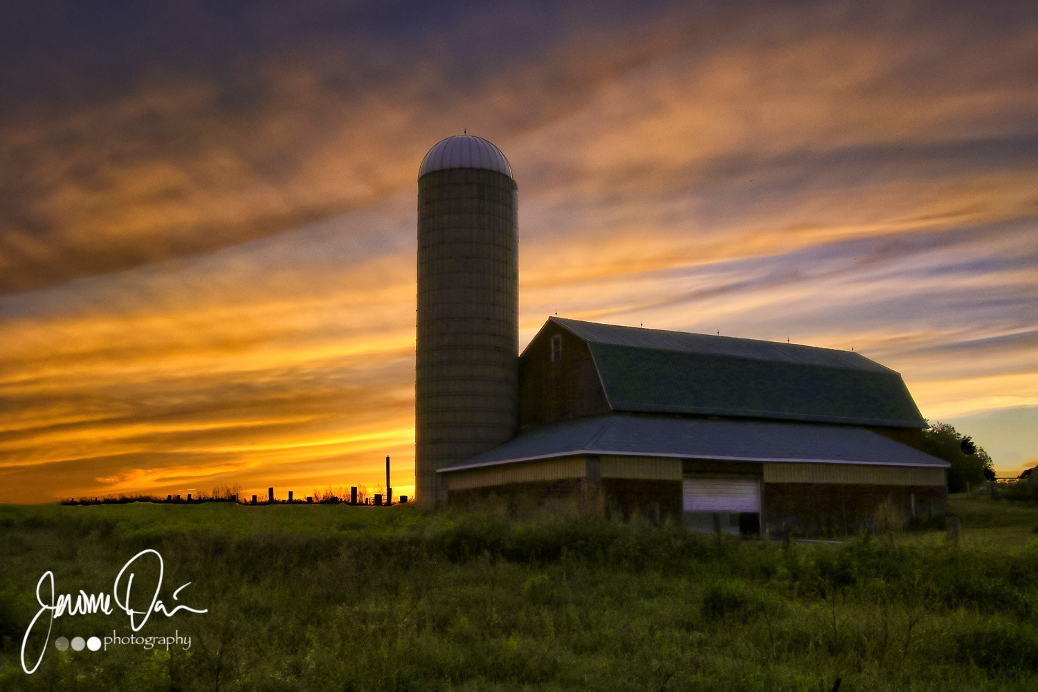 Canon EOS 7D Mark II + Sigma 24-105mm f/4 DG OS HSM | A sample photo. Sunset in penfield photography