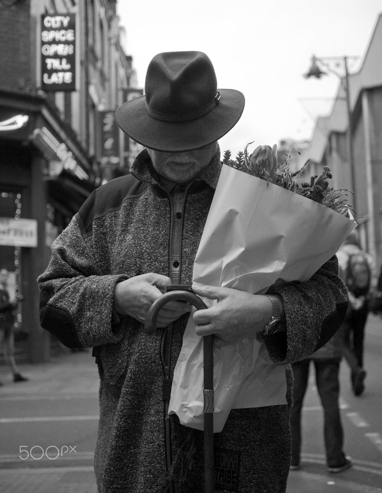 Panasonic Lumix DMC-G3 + Olympus M.Zuiko Digital 25mm F1.8 sample photo. Brick lane - london street photography photography