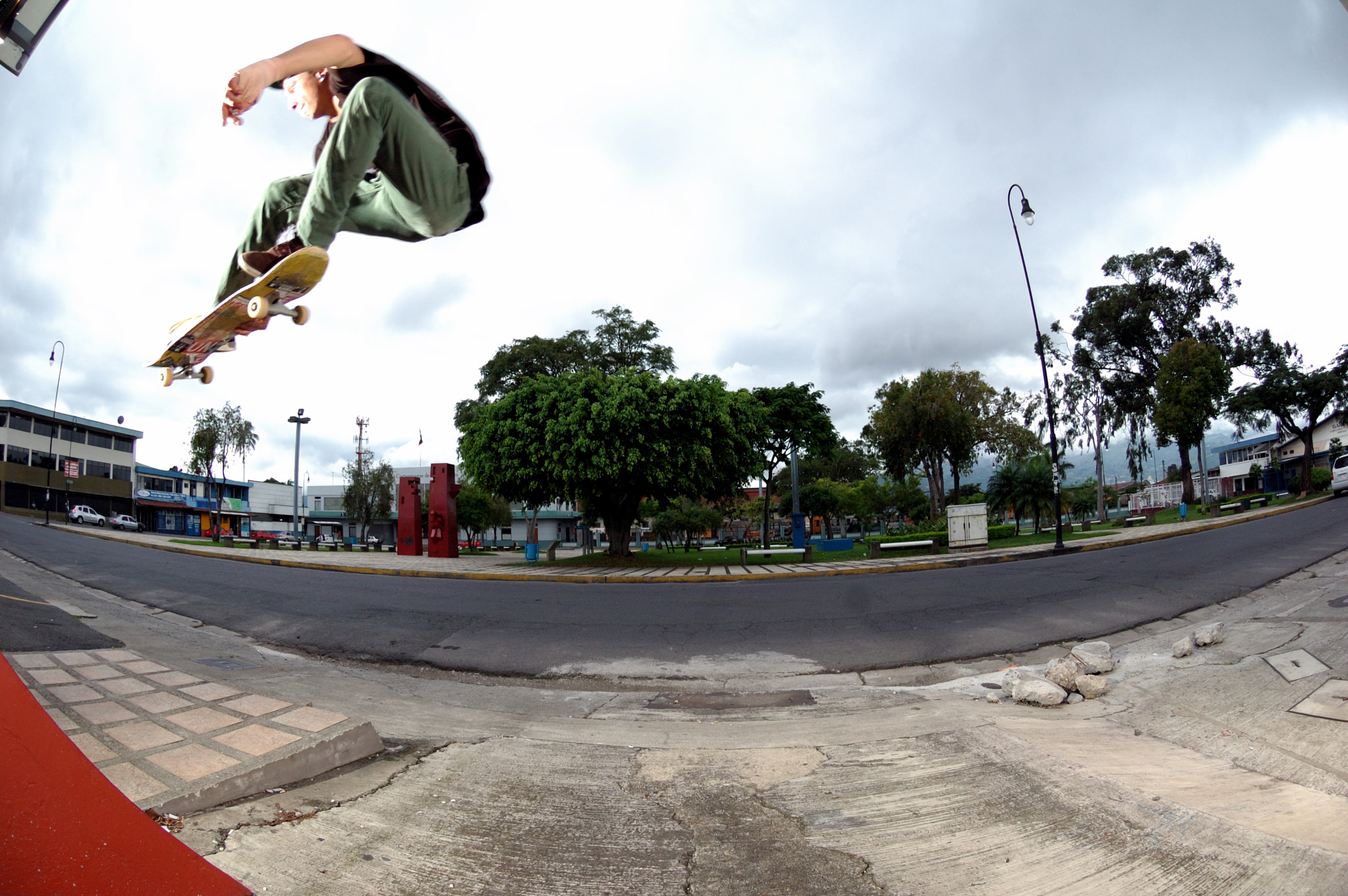 Nikon AF DX Fisheye-Nikkor 10.5mm F2.8G ED sample photo. Jordan víquez. melon. photography