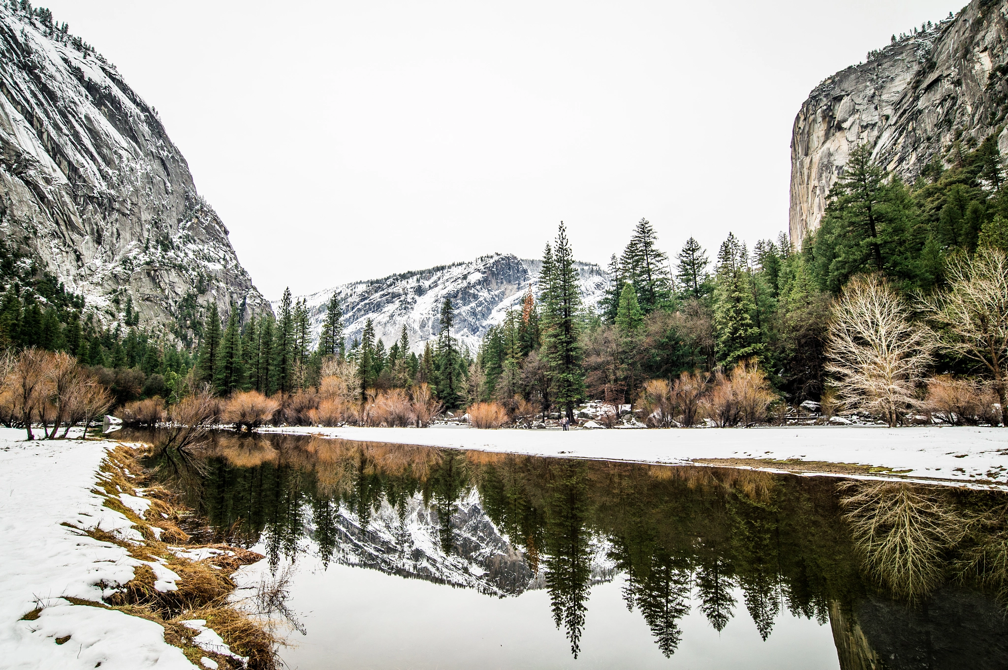 Nikon AF-S Nikkor 18-35mm F3.5-4.5G ED sample photo. Mirror lake photography