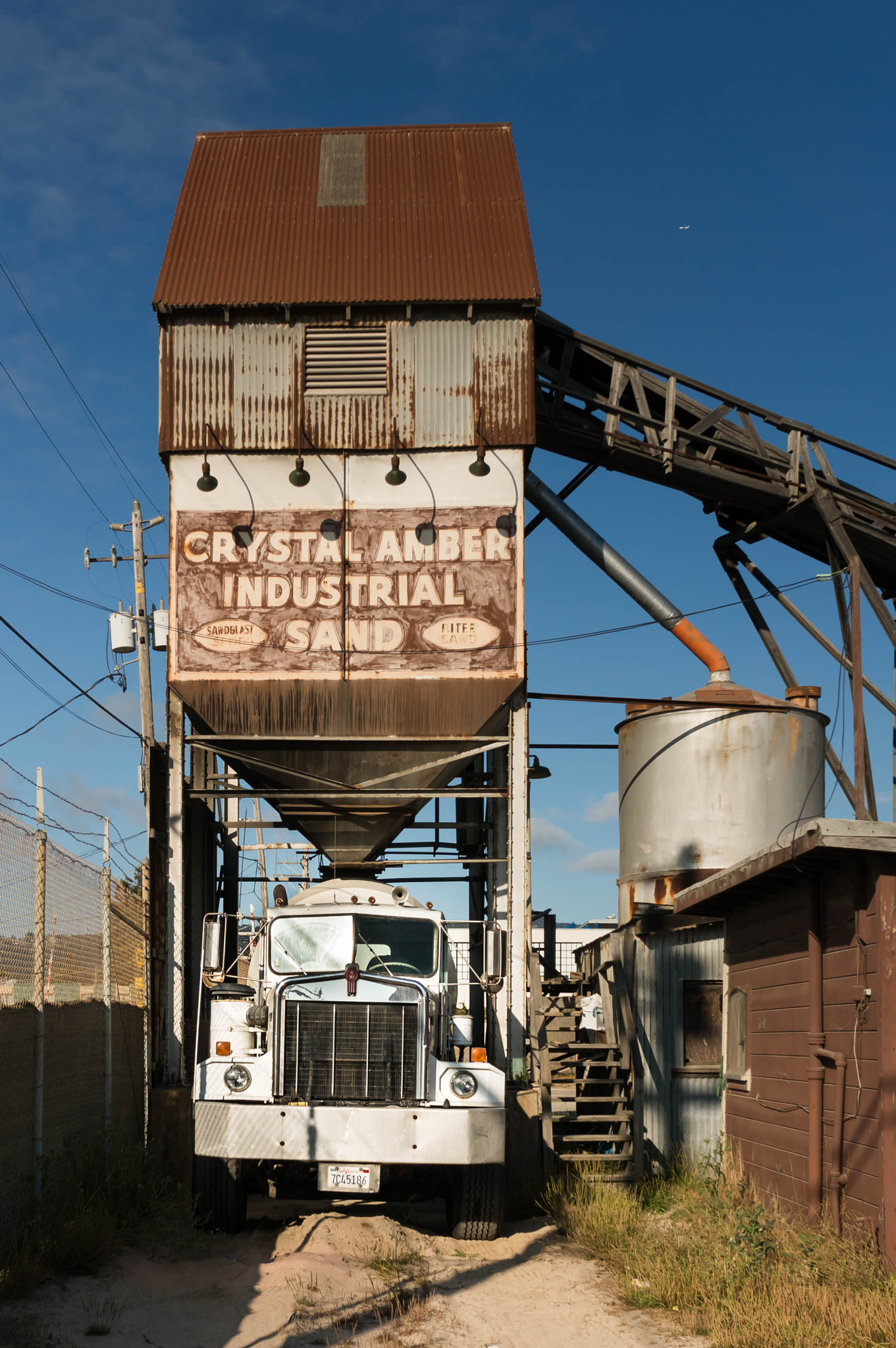 Sony Alpha NEX-6 + Sony E 20mm F2.8 sample photo. Industrial sand photography