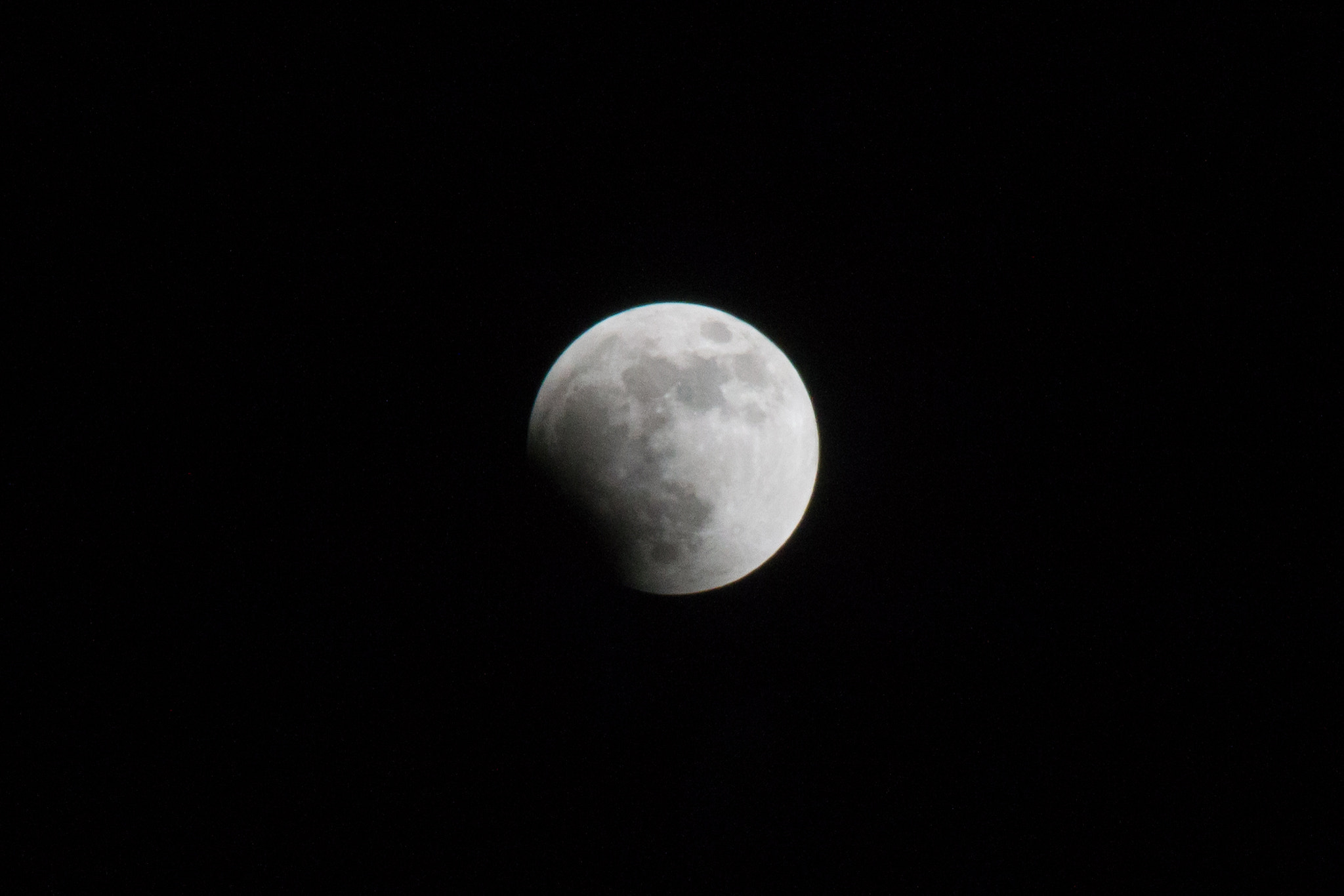 Sigma 18-250mm F3.5-6.3 DC OS HSM sample photo. Moon photography