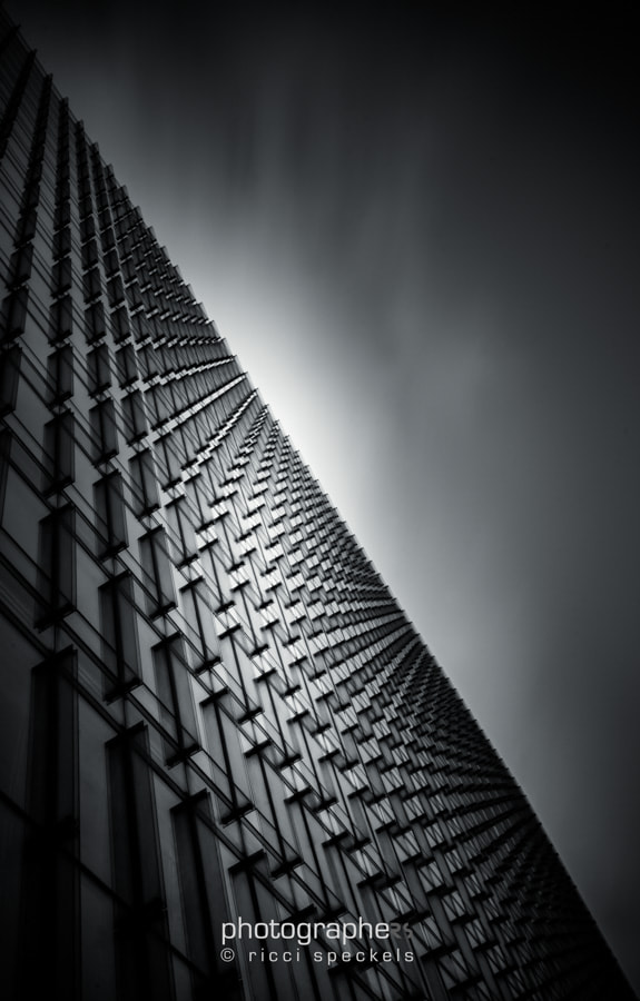 Nikon AF-S Nikkor 14-24mm F2.8G ED sample photo. Building photography