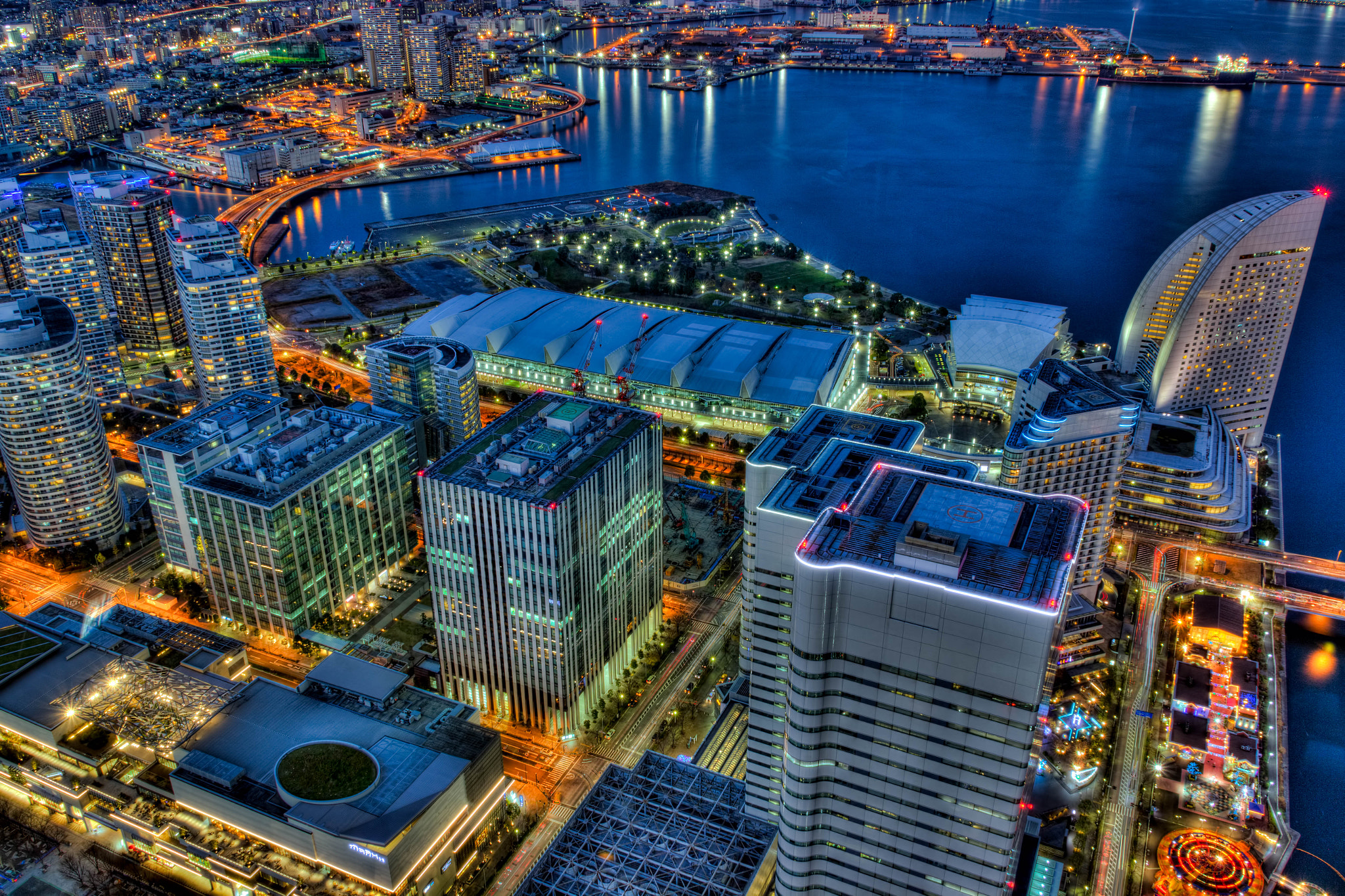 Canon EF 75-300mm F4.0-5.6 IS USM sample photo. Yokohama nightscape photography