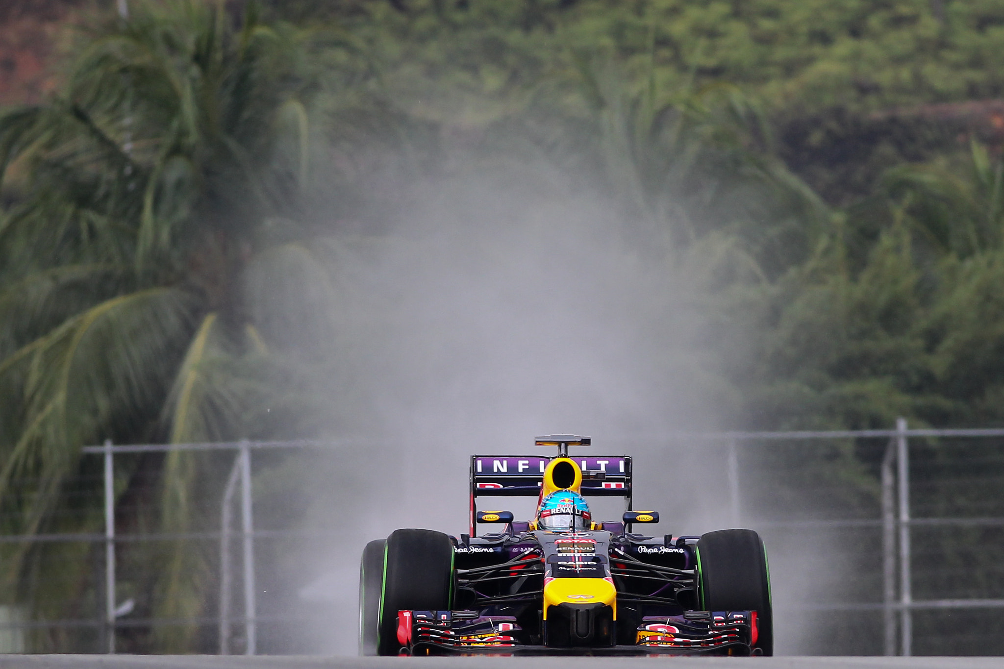 Canon EOS-1D Mark IV + Canon EF 400mm F5.6L USM sample photo. Sebastian vettel photography