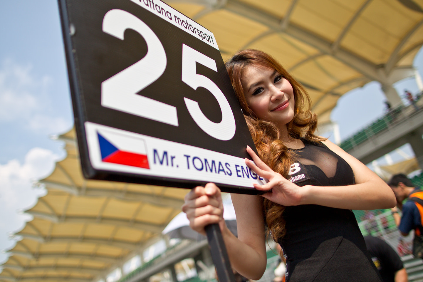 Canon EF 24mm F1.4L II USM sample photo. Grid girls photography