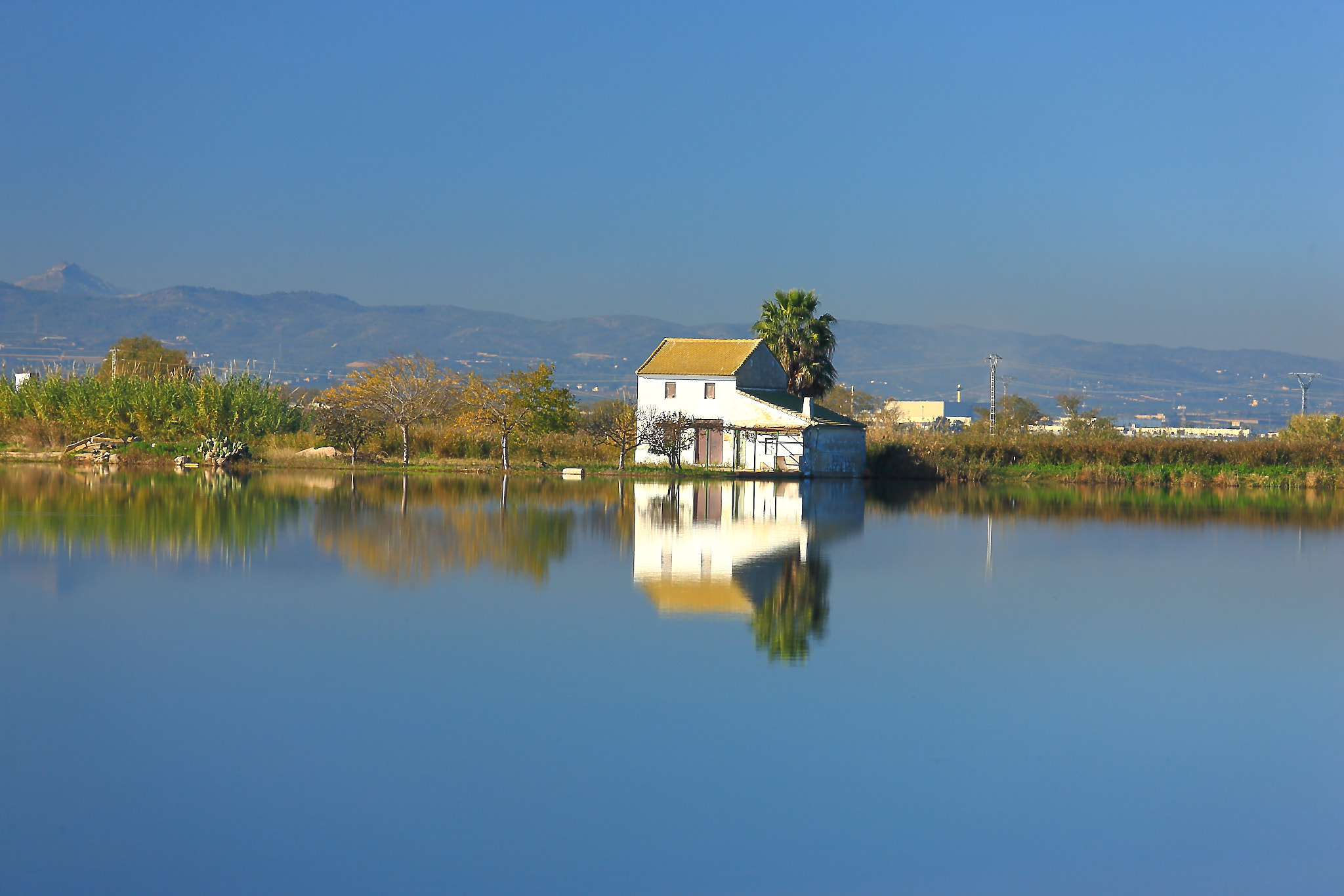 Canon EOS-1Ds Mark III sample photo. The white house of lagoon photography