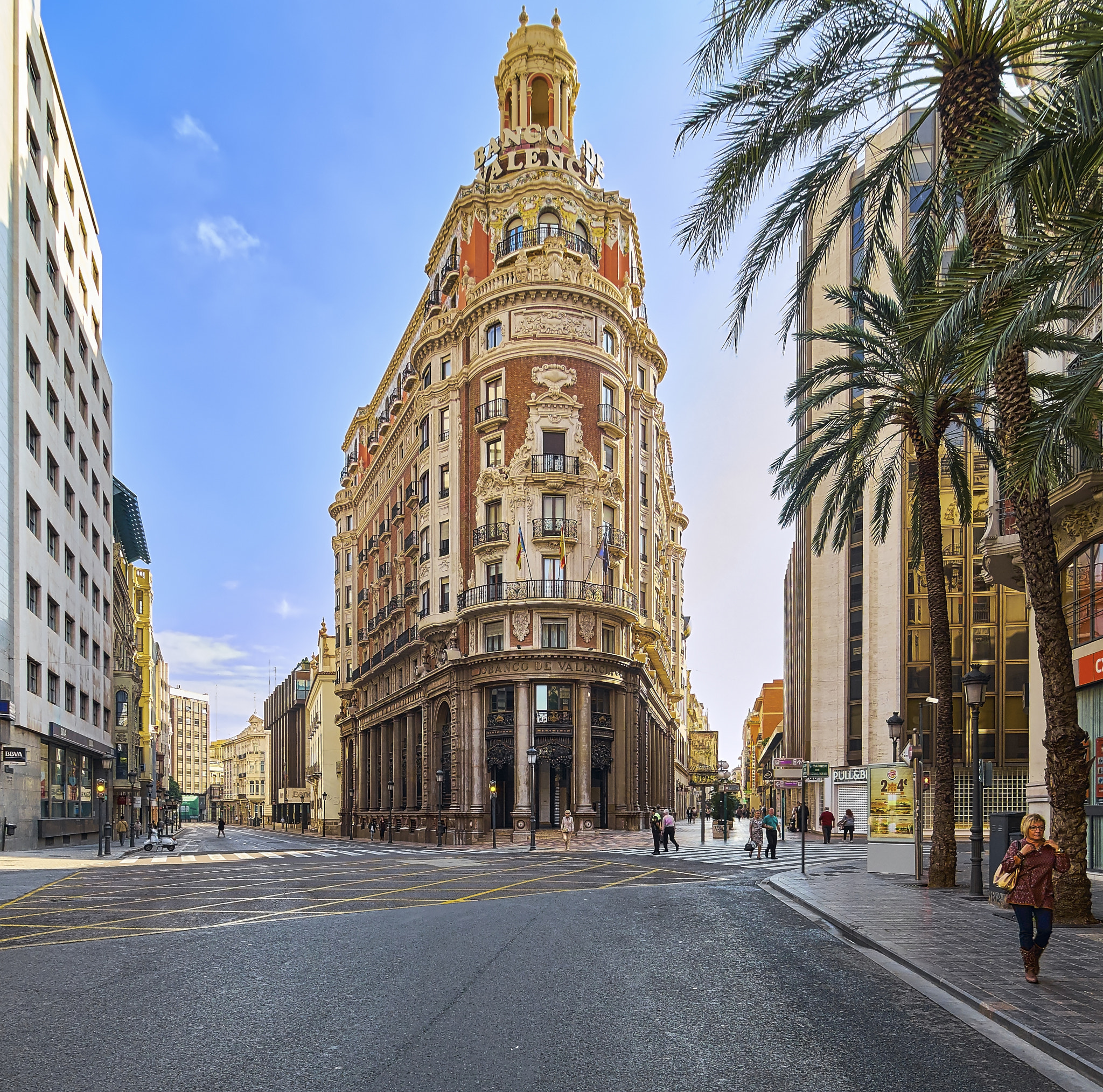 Tokina AT-X Pro 11-16mm F2.8 DX II sample photo. Antiguo edificio del banco de valencia photography