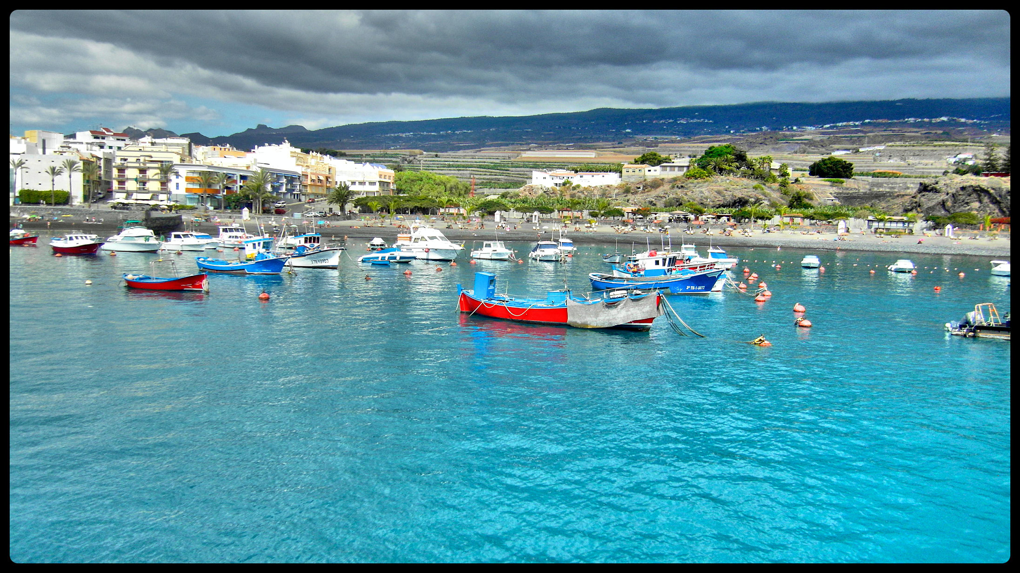 Samsung NV100HD, VLUU NV100HD, LANDIAO NV100HD, TL34HD sample photo. Simple boats photography