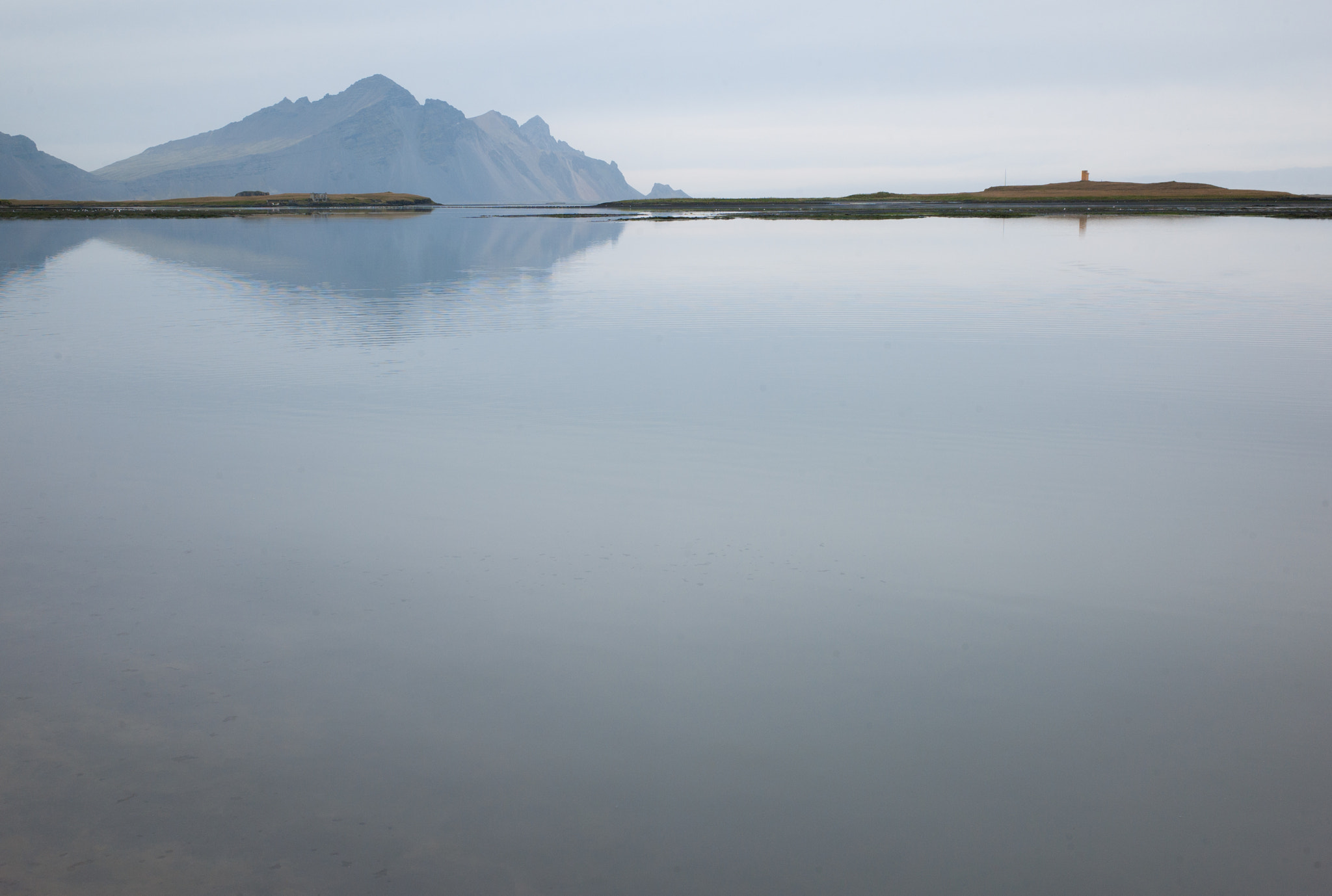 Leica Elmarit-M 28mm F2.8 ASPH sample photo. Mirror photography