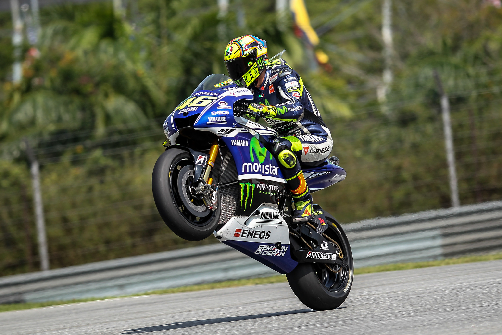 Canon EF 200-400mm F4L IS USM Extender 1.4x sample photo. Valentino rossi photography