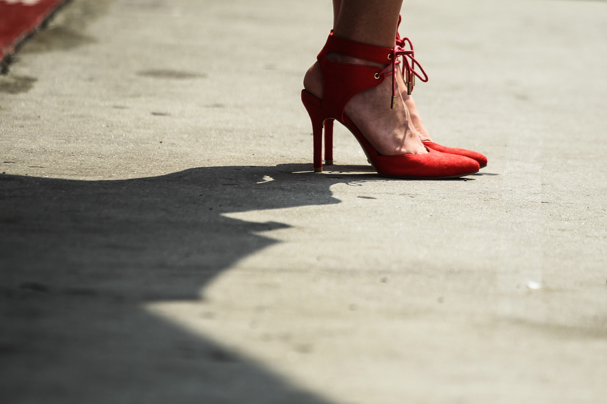 Canon EOS-1D Mark IV sample photo. Grid girl photography