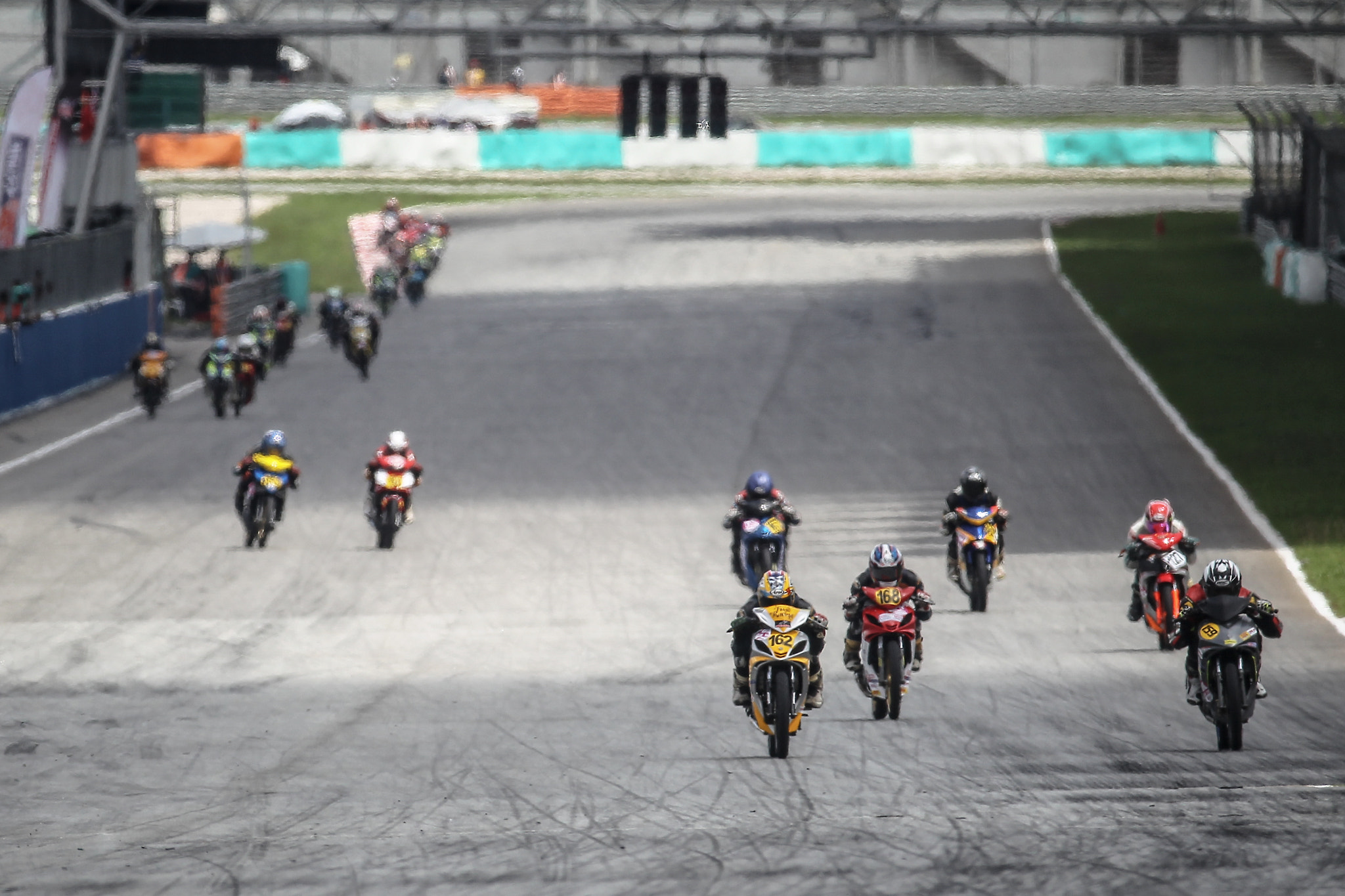 Canon EF 200-400mm F4L IS USM Extender 1.4x sample photo. Kapcai endurance race photography