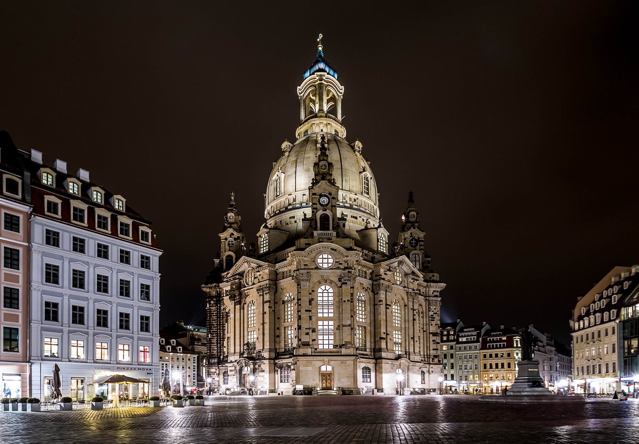 Canon EOS 70D + Sigma 8-16mm F4.5-5.6 DC HSM sample photo. The dresden frauenkirche photography