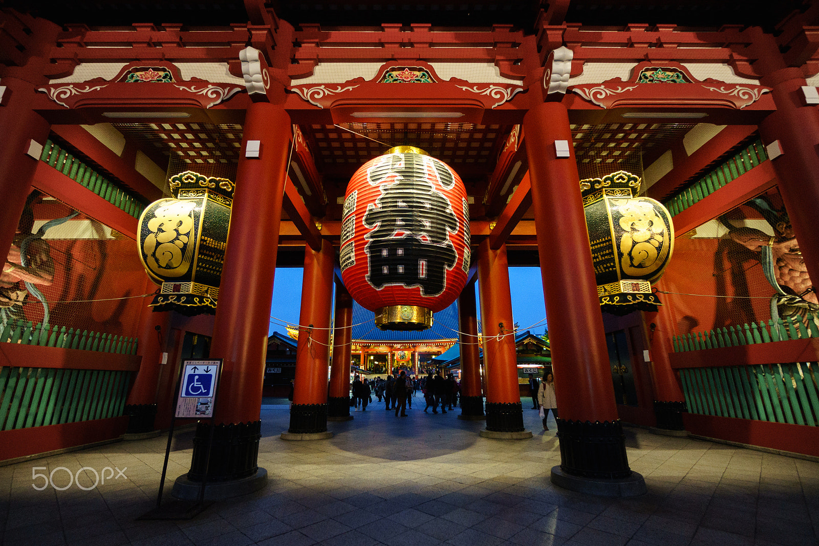 Sony a7 + Sony E 10-18mm F4 OSS sample photo. Hozomon gate at asakusa photography