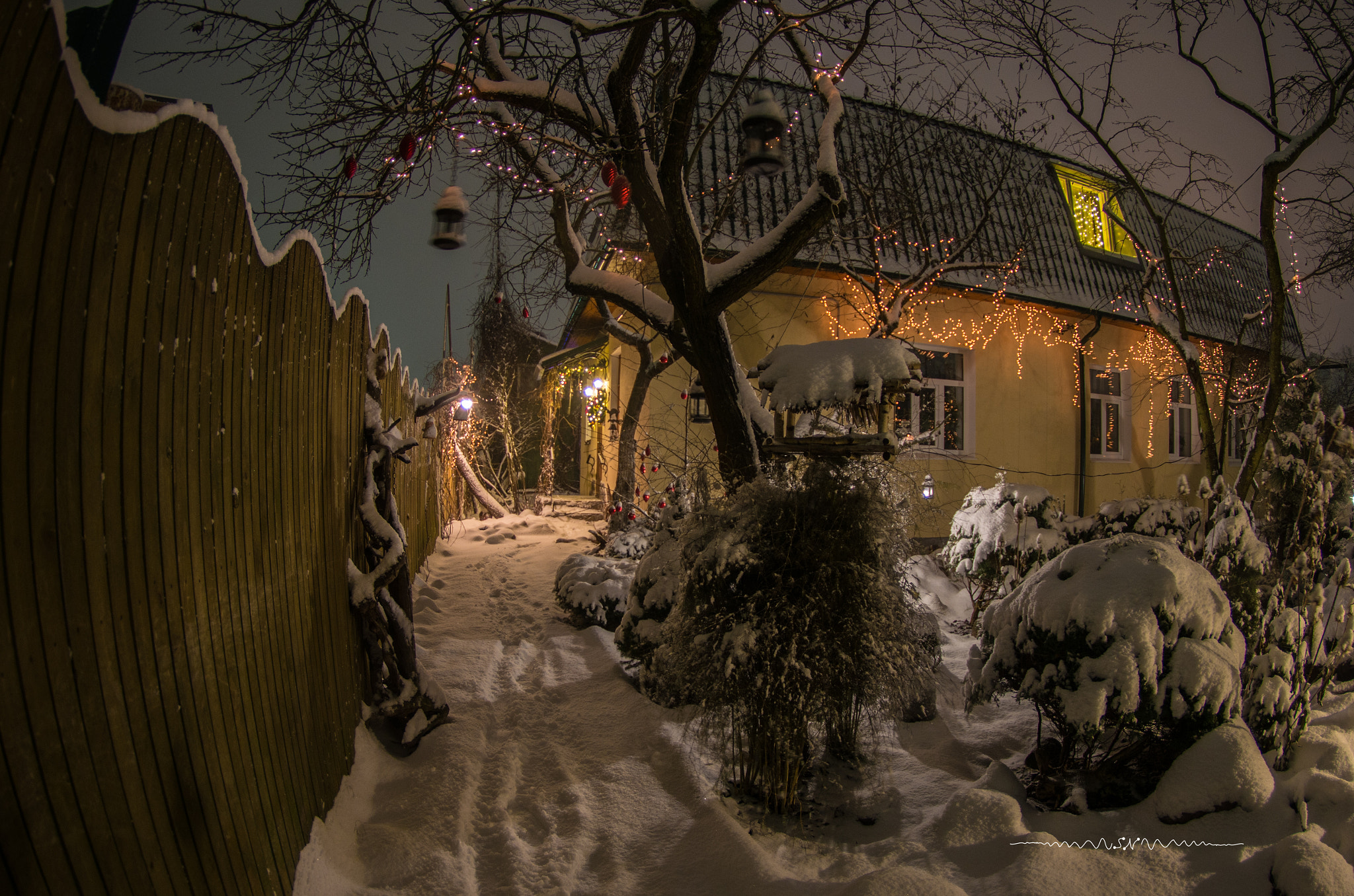 Pentax K-5 IIs sample photo. Home before christmas photography