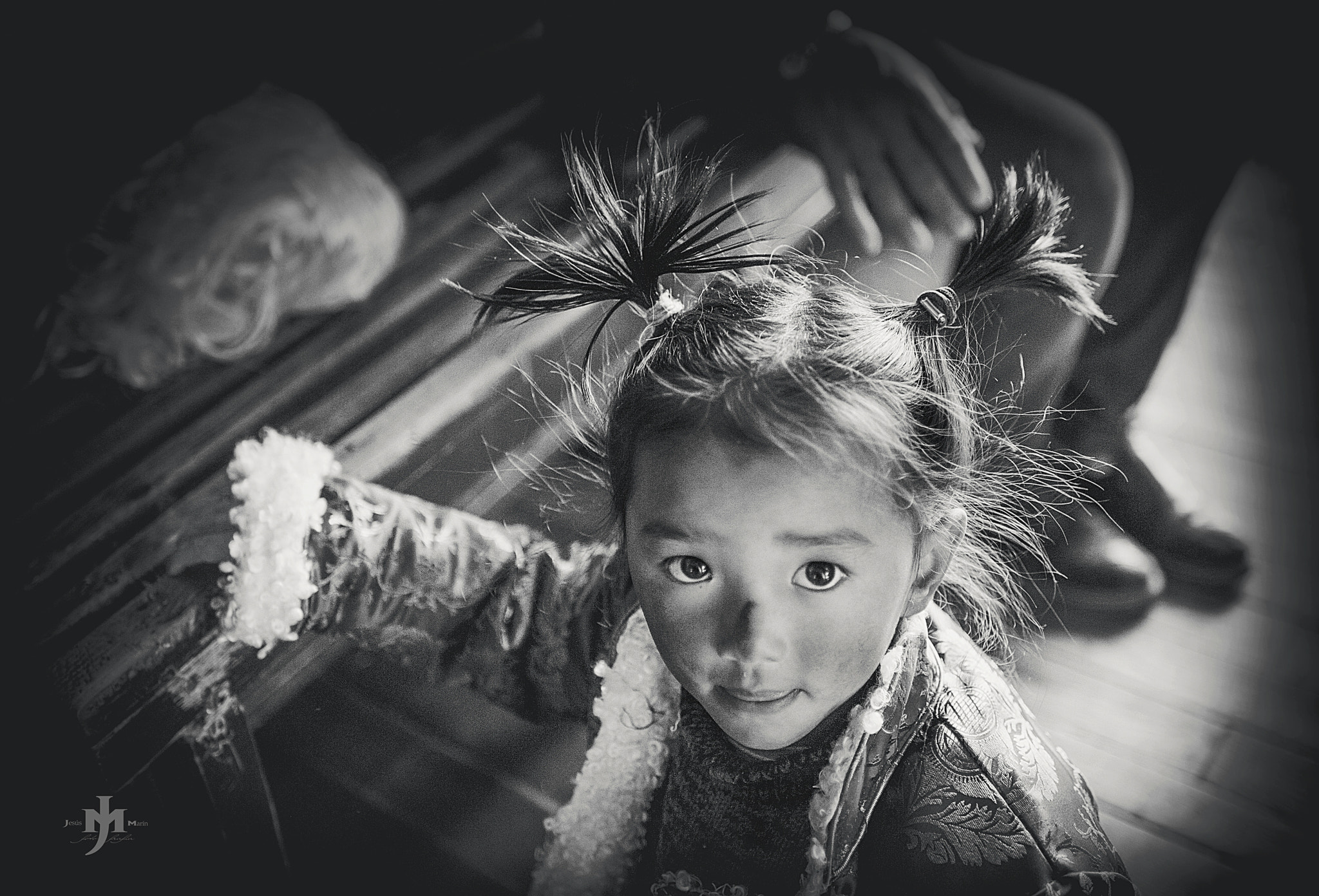Nikon D3S + AF-S Nikkor 35mm f/1.8G sample photo. Tibetan girl photography