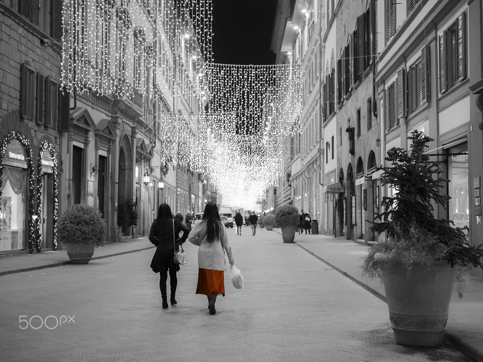 Panasonic Lumix DMC-GH3 + LUMIX G 25/F1.7 sample photo. Florence streets at christmas photography