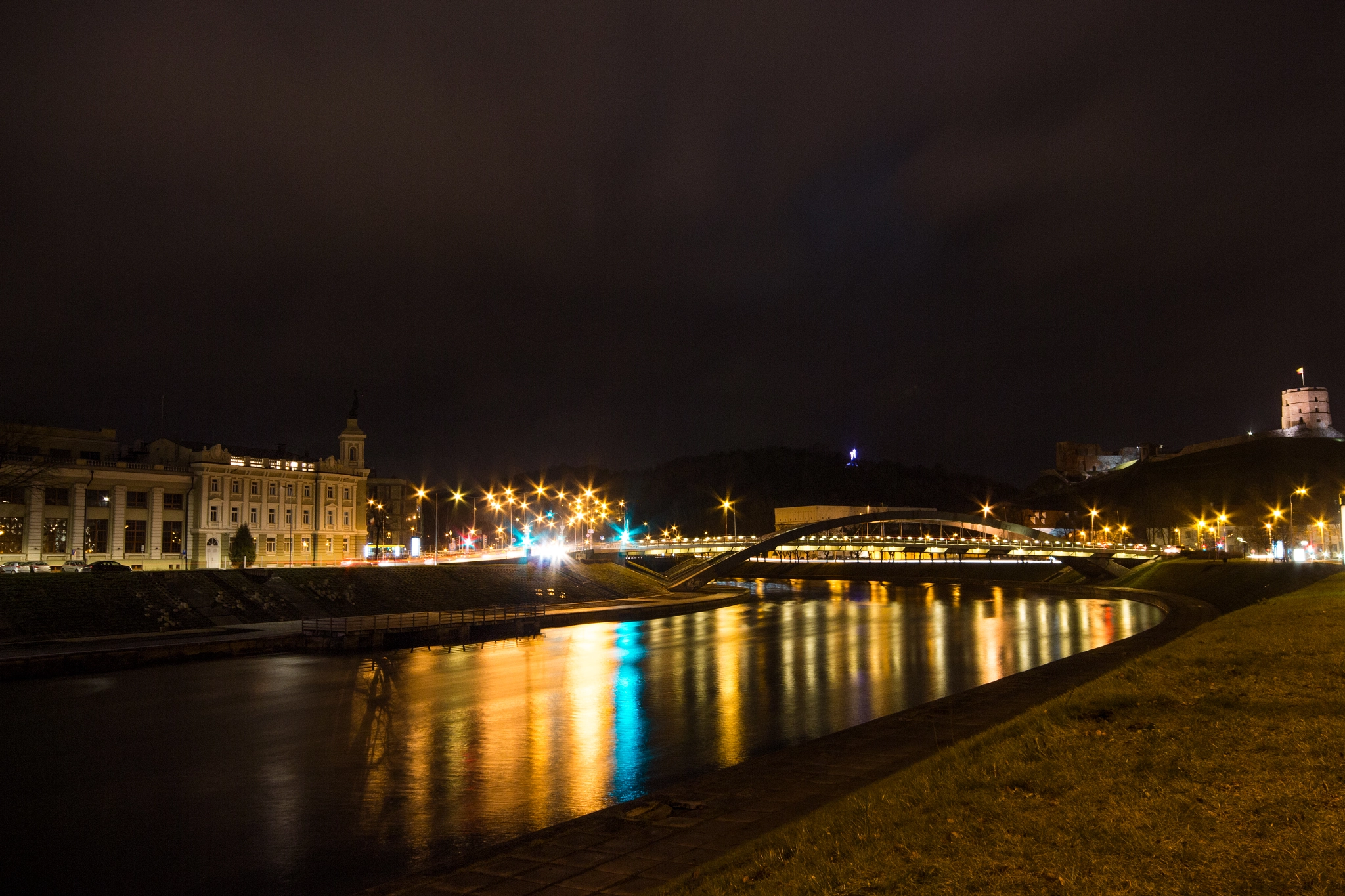 Canon EOS 650D (EOS Rebel T4i / EOS Kiss X6i) sample photo. Light the night. photography
