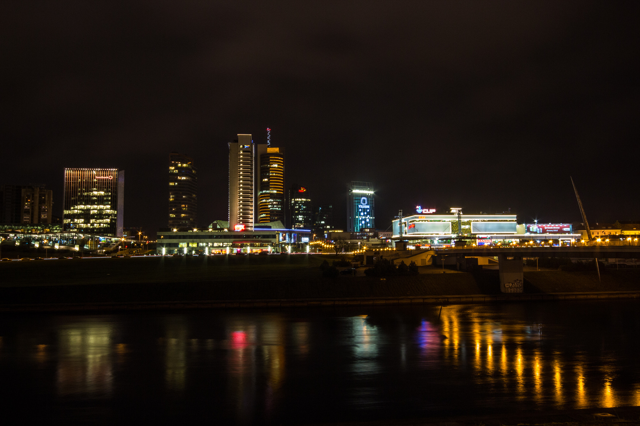 Canon EOS 650D (EOS Rebel T4i / EOS Kiss X6i) sample photo. Light the night. photography