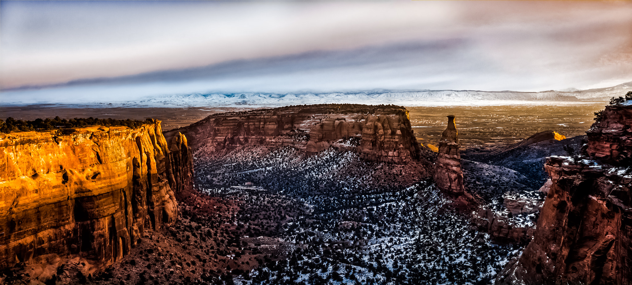 Nikon D600 + Nikon AF Nikkor 20mm F2.8D sample photo. Chilly sunrise, colorado national monument photography