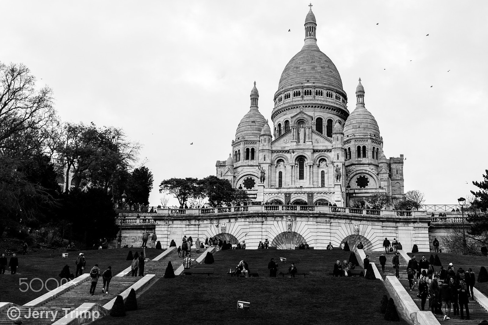 Sony SLT-A58 + Sigma DC 18-125mm F4-5,6 D sample photo. Leading up to sacre coeur photography