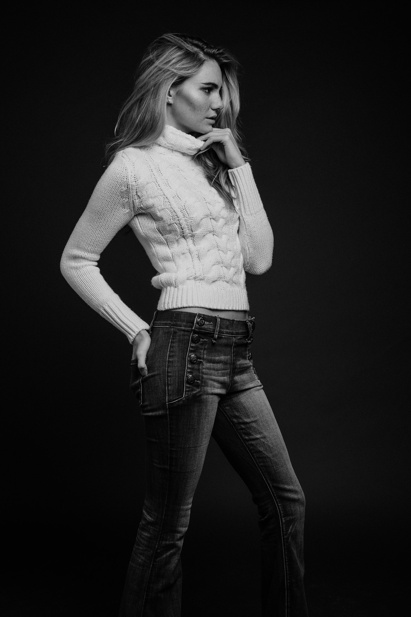 Nikon D4S + Nikon AF Nikkor 50mm F1.8D sample photo. Sweater photography