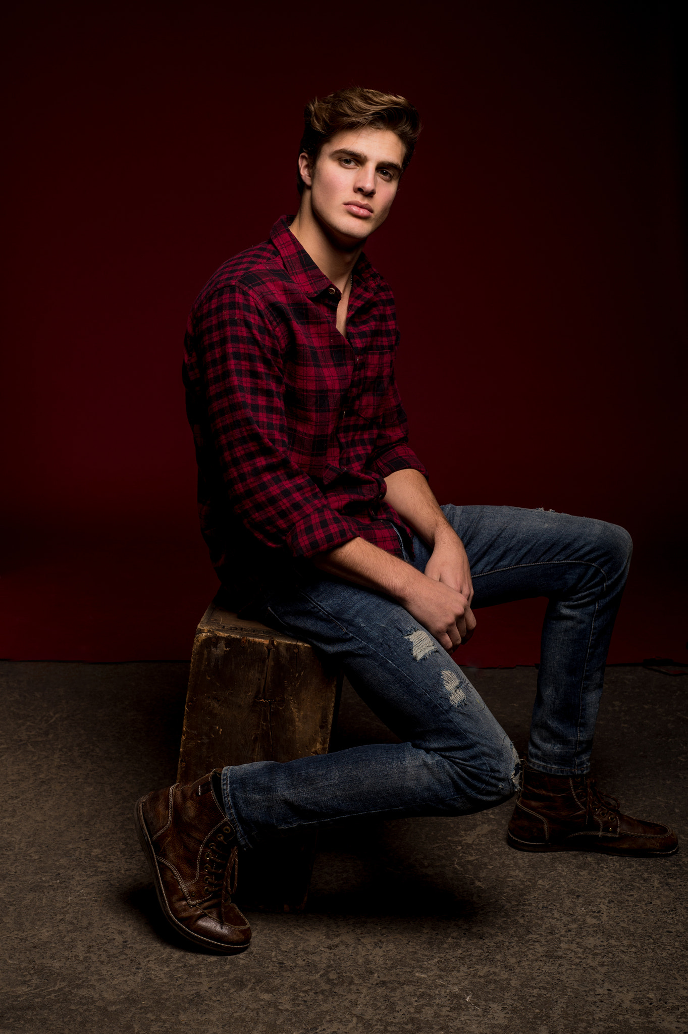 Nikon D4S + Nikon AF Nikkor 50mm F1.8D sample photo. Plaid photography