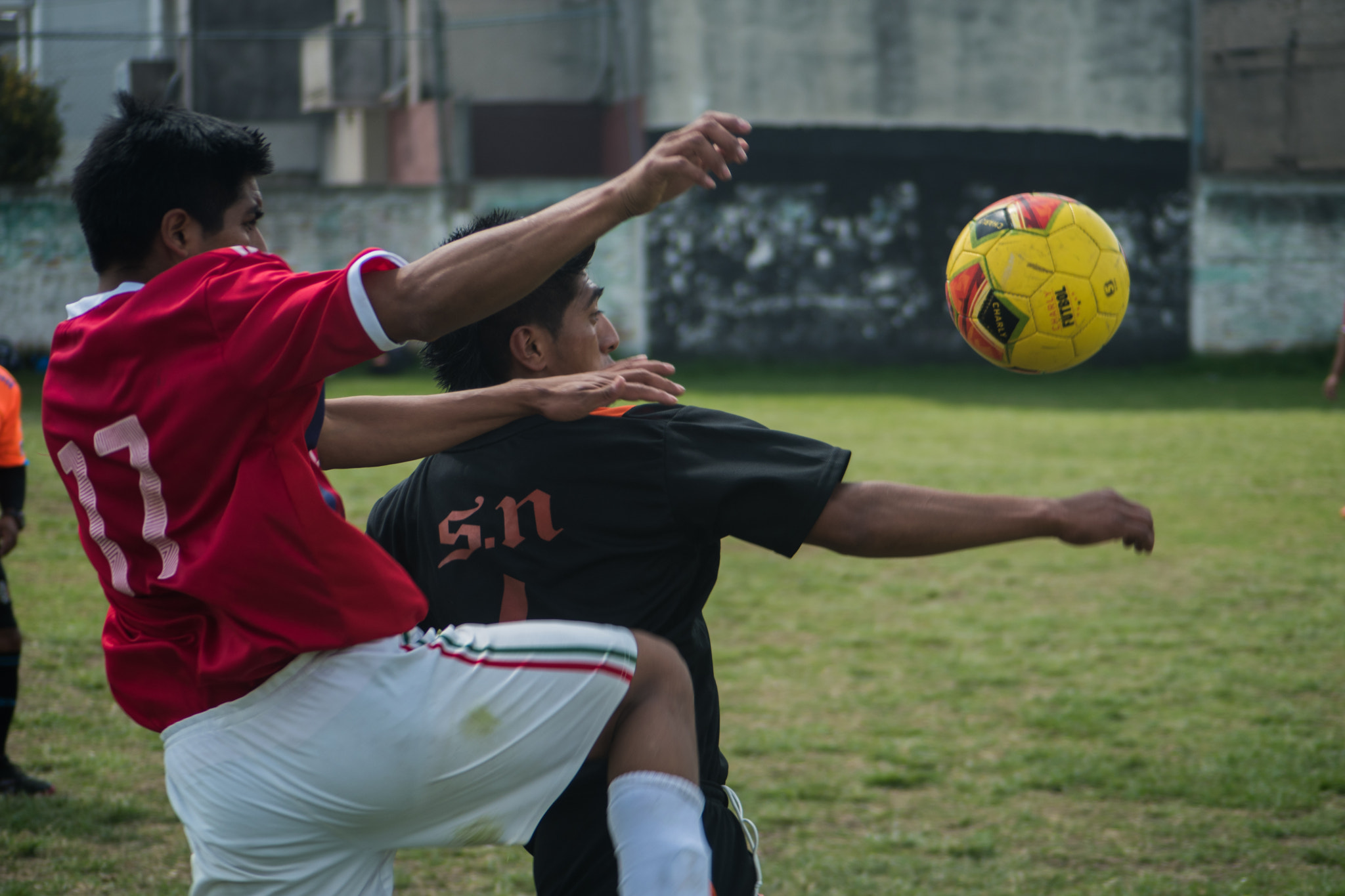 Nikon D5500 + AF Nikkor 70-210mm f/4-5.6 sample photo. Dancing soccer photography