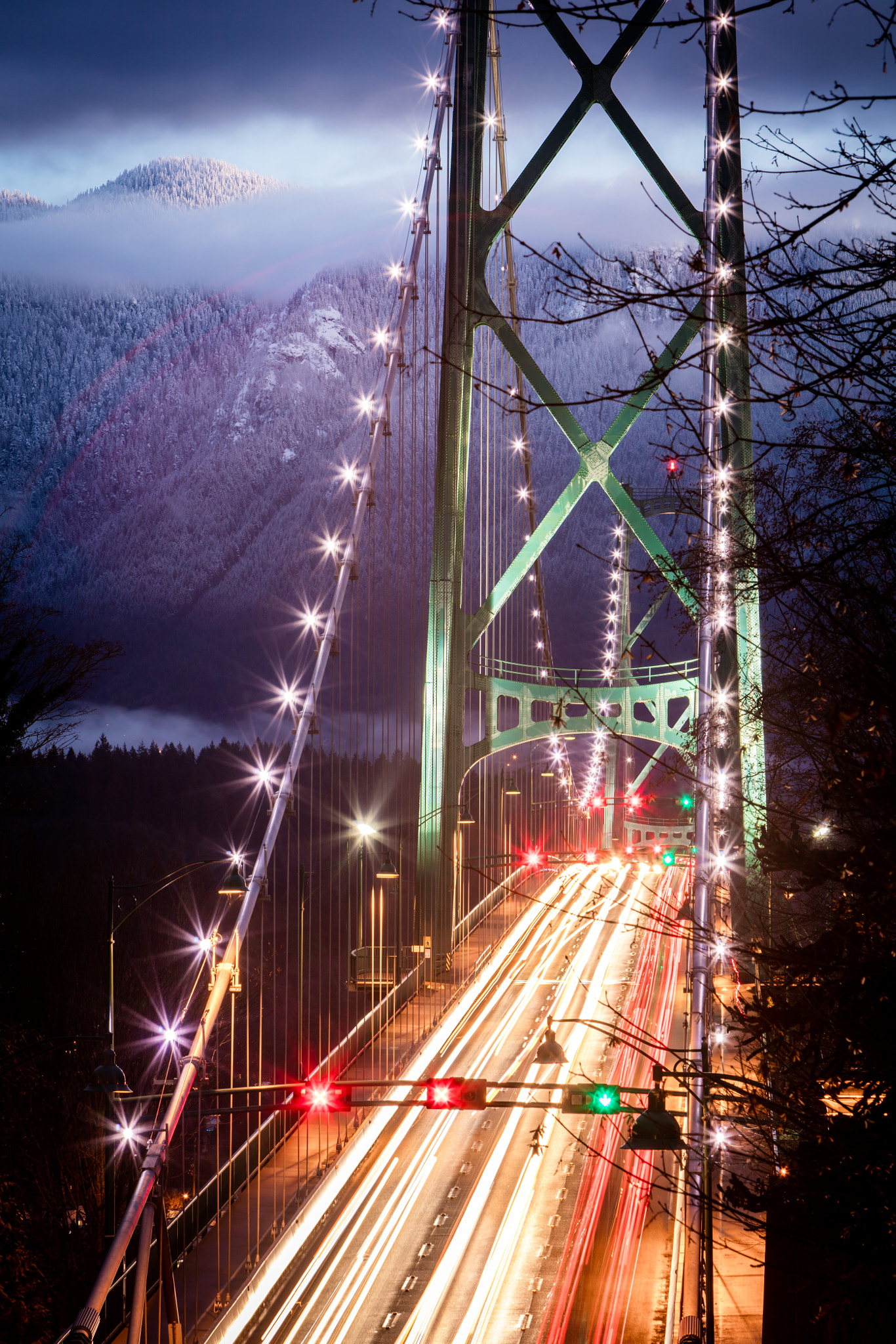 Canon EF 70-200mm F2.8L IS USM sample photo. Lionsgate bridge sun rise photography