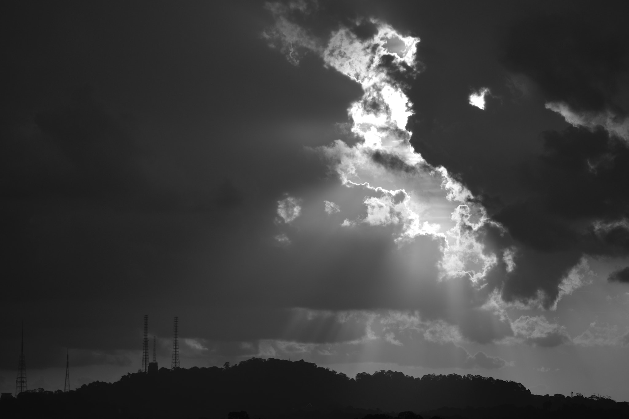 Nikon AF Nikkor 180mm F2.8D ED-IF sample photo. Sun ray breaking through photography