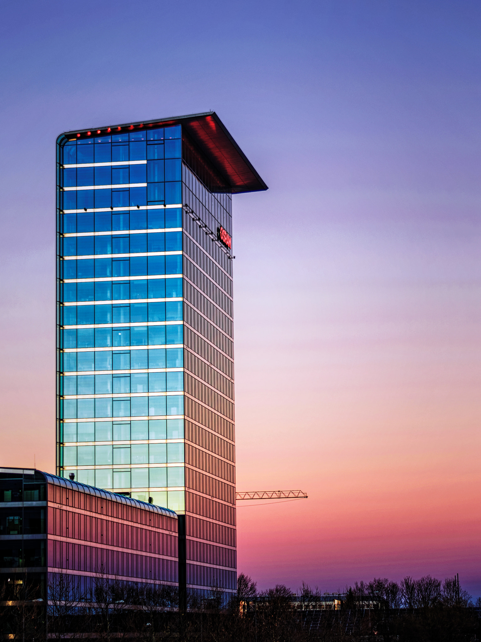 AF Zoom-Nikkor 35-80mm f/4-5.6D N sample photo. Munich lighthouse photography