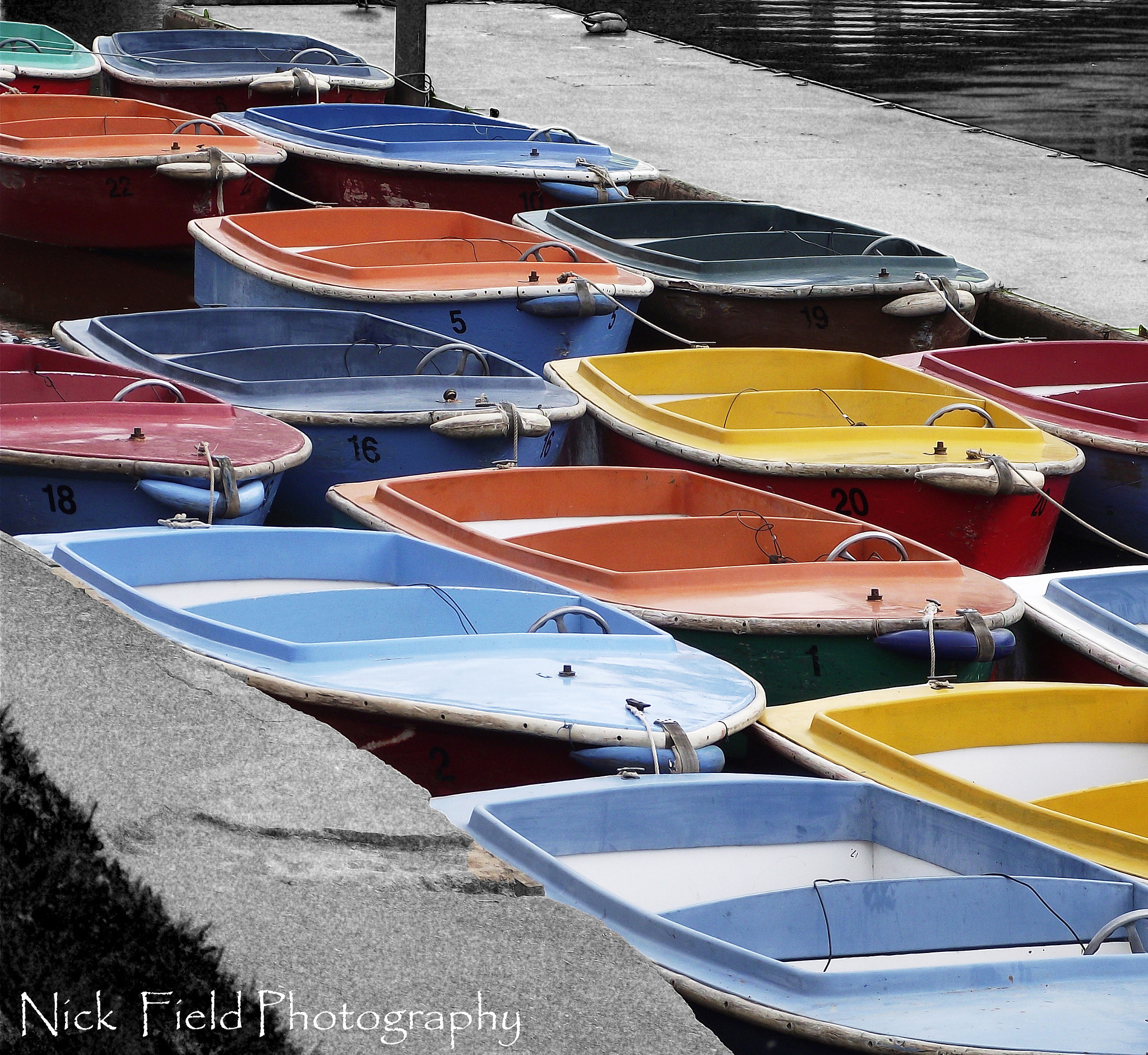 Fujifilm FinePix S1730 sample photo. A colourful embarkation photography
