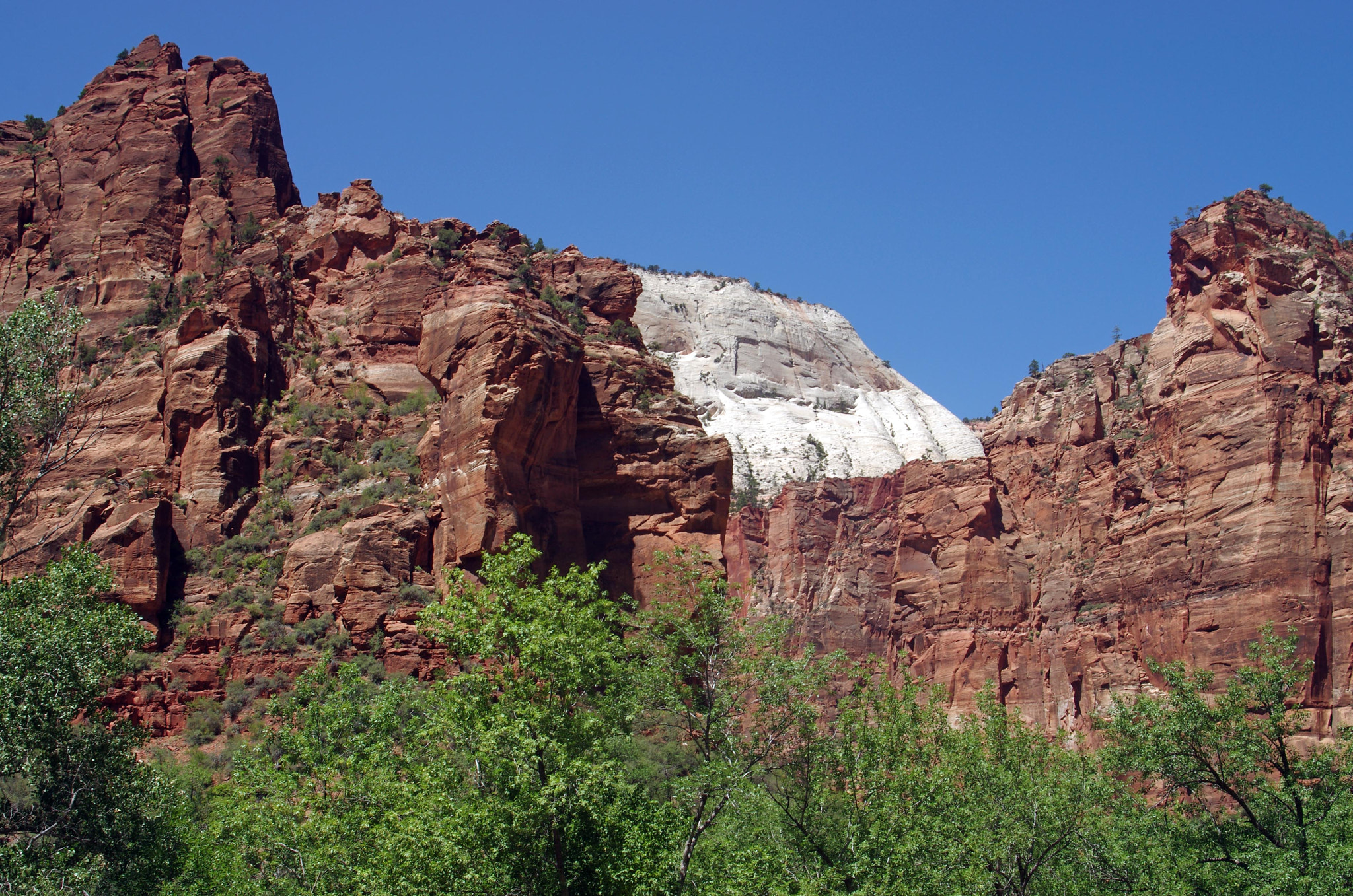 Pentax K-5 IIs + smc PENTAX-FA 28-200mm F3.8-5.6 AL[IF] sample photo. Rock formations at zion photography