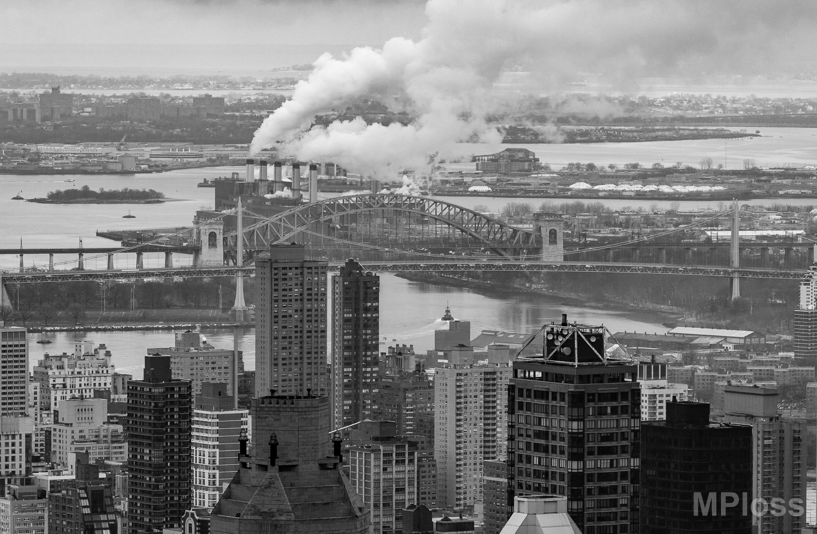Canon EOS 30D + Canon EF 70-300mm F4-5.6 IS USM sample photo. East river view photography
